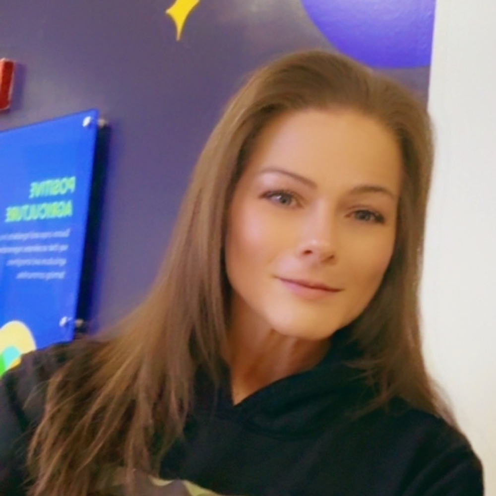 Meet your Posher, Stacy